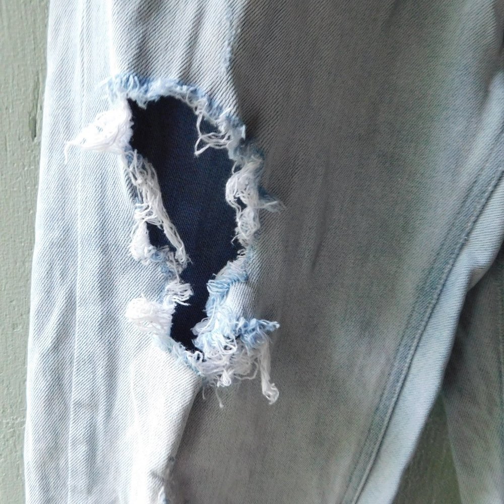 💎💎 High Rise Ripped Distressed Jeans - Picture 9 of 11